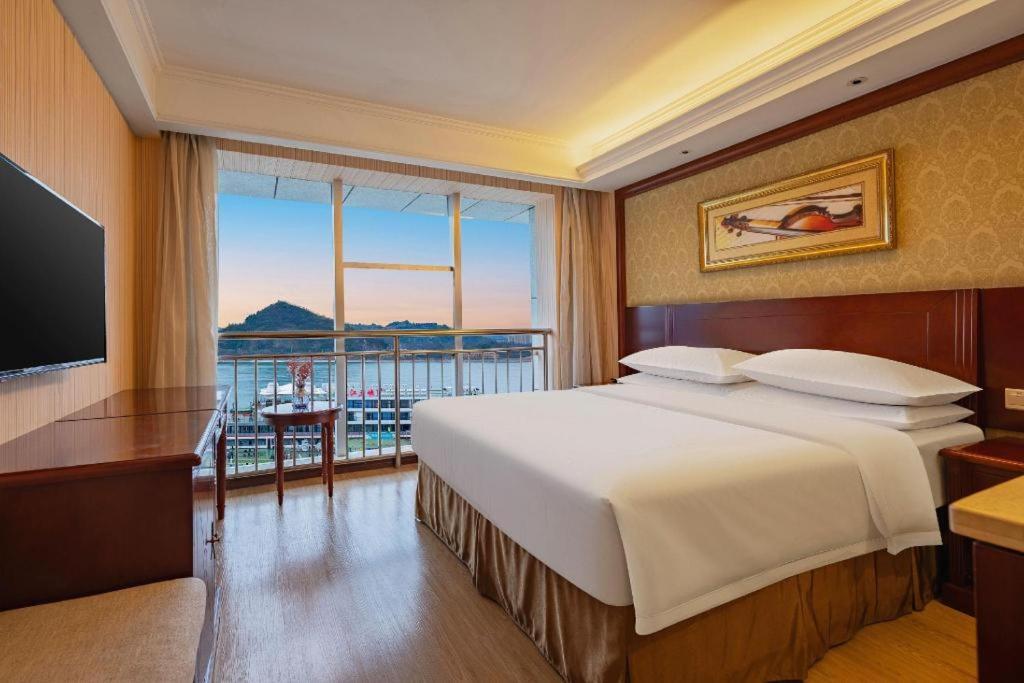 Yichang Vienna Hotel Wanda Branch المظهر الخارجي الصورة
