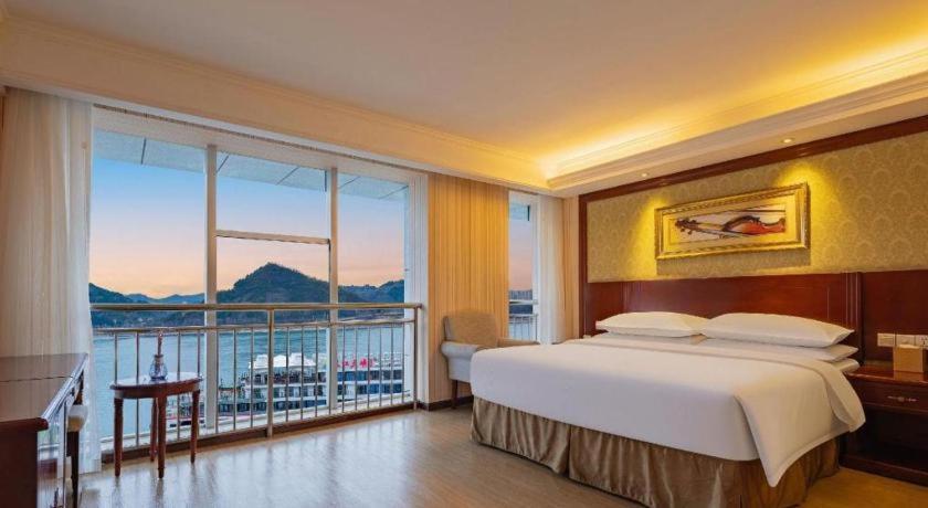 Yichang Vienna Hotel Wanda Branch المظهر الخارجي الصورة